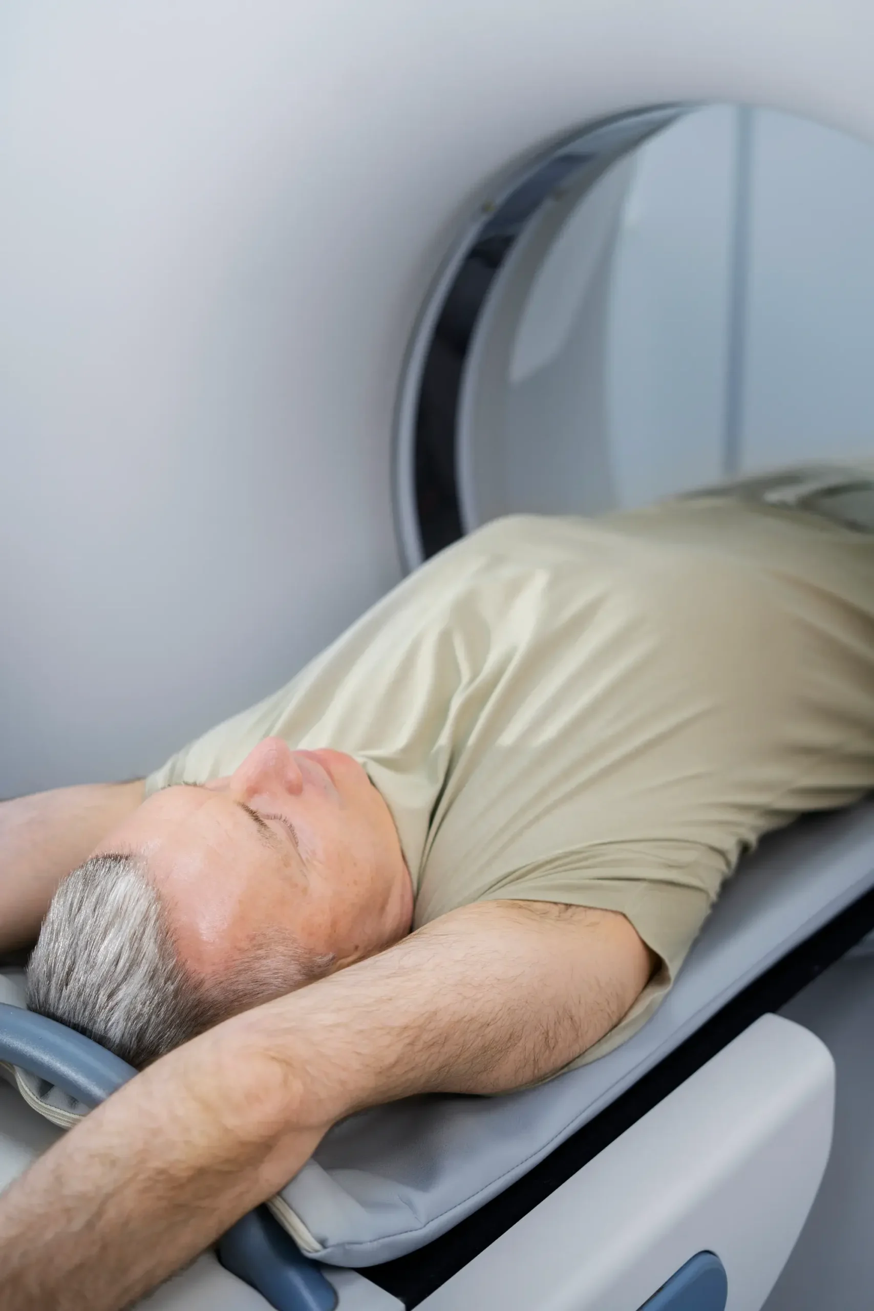 patient-getting-ready-ct-scan (1)